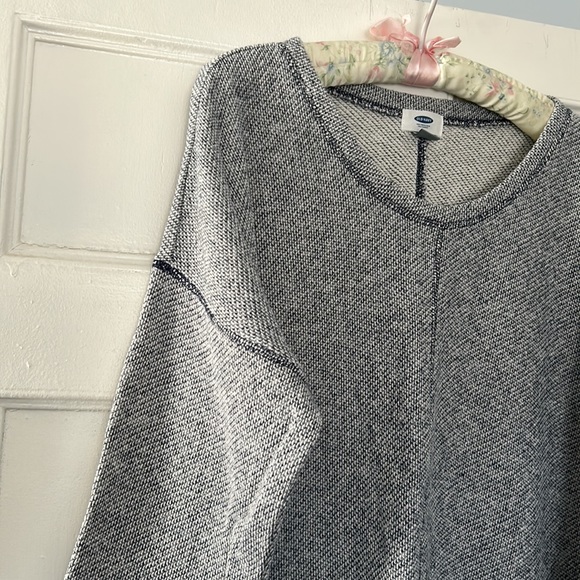 Old navy pull over sweater. Unisex. Shades of navy and white speckles size XL. - Picture 2 of 7